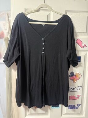 Old Navy Black V-Neck Henley Short Sleeve Tee